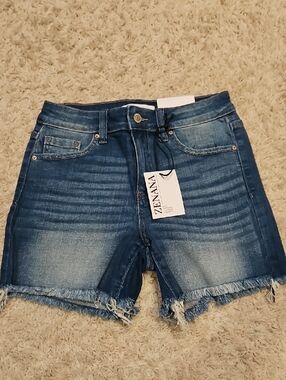 011p  Zenana Outfitters Distressed Frayed Hem Denim Shorts - Dark Blue